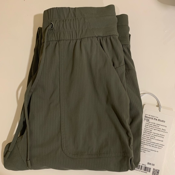 Lululemon Beyond the Studio Crop NWT size 2 - Picture 7 of 7